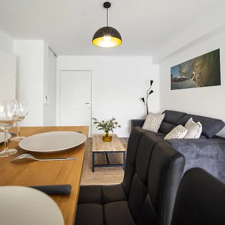 4* Au Coeur De St-jean-de-luz Avec Terrasse Et Parking, A 5 Min De La - Fr-1-239-522 Apartamento *