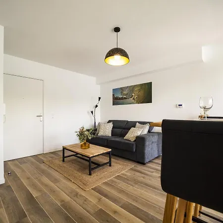 Apartment 4* Au Coeur De St-jean-de-luz Avec Terrasse Et Parking, A 5 Min De La - Fr-1-239-522 Saint-Jean-de-Luz