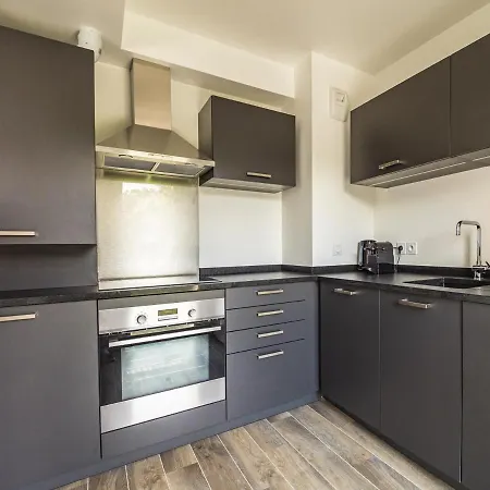 4* Au Coeur De St-jean-de-luz Avec Terrasse Et Parking, A 5 Min De La - Fr-1-239-522 Saint-Jean-de-Luz