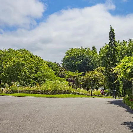 4* Au Coeur De St-jean-de-luz Avec Terrasse Et Parking, A 5 Min De La - Fr-1-239-522 Apartment Saint-Jean-de-Luz