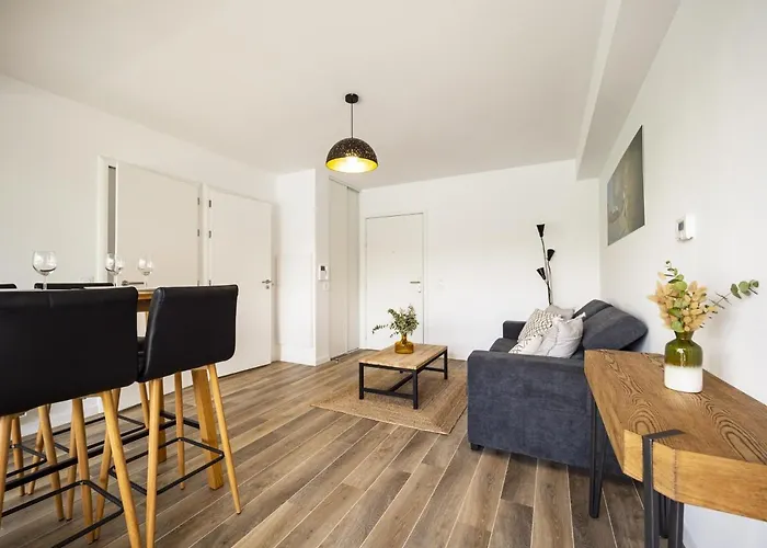 4* Au Coeur De St-jean-de-luz Avec Terrasse Et Parking, A 5 Min De La - Fr-1-239-522 圣让－德吕兹