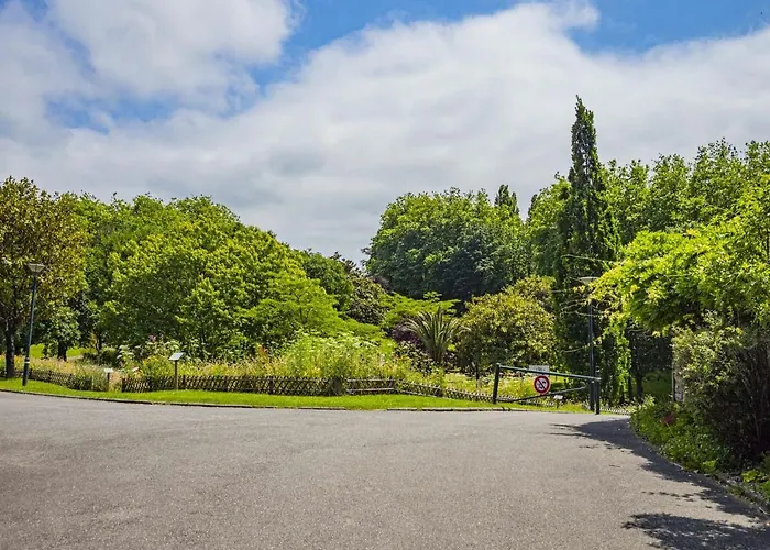 4* Au Coeur De St-jean-de-luz Avec Terrasse Et Parking, A 5 Min De La - Fr-1-239-522 Apartment Saint-Jean-de-Luz